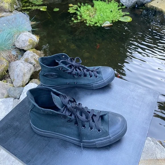 Converse Chuck Taylor All Stars SZ 8.5 - Picture 4 of 8